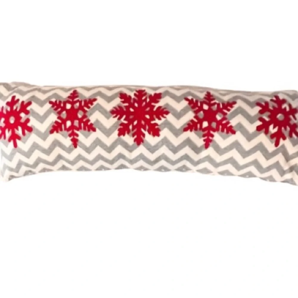 NWOT- Cherished Traditions- Snowflake Chevron Knit Long Rectangle Pillow.